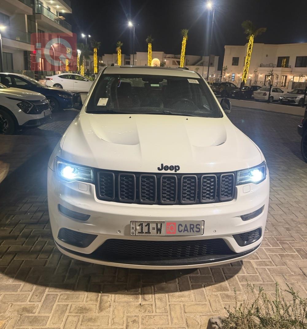 جیپ گراند شیرۆکی